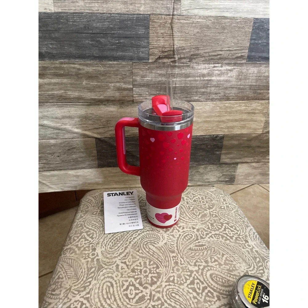Stanley 40oz Quencher H2.0 FlowState Tumbler Red Heart Valentine Target exclusiv - Picture 8 of 8